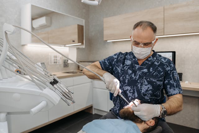 Soins Dentaires chez le Dentiste